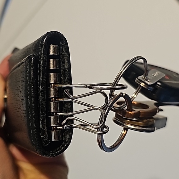 Gucci Black leather 6 key wallet/ pouch - Picture 12 of 12